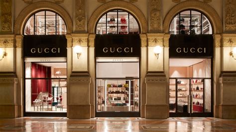 simone pecciarini gucci|gucci shop online.